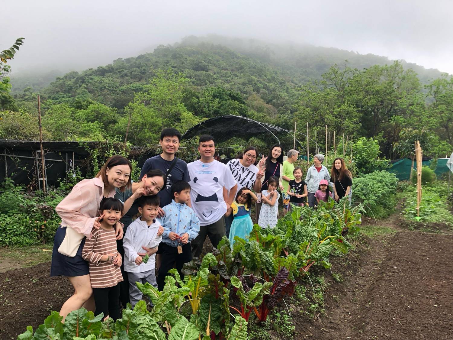 「貝澳露營車BBQ輕旅日｜BBQ．露營車．酵素體驗｜一價全包的自然慢活假期」