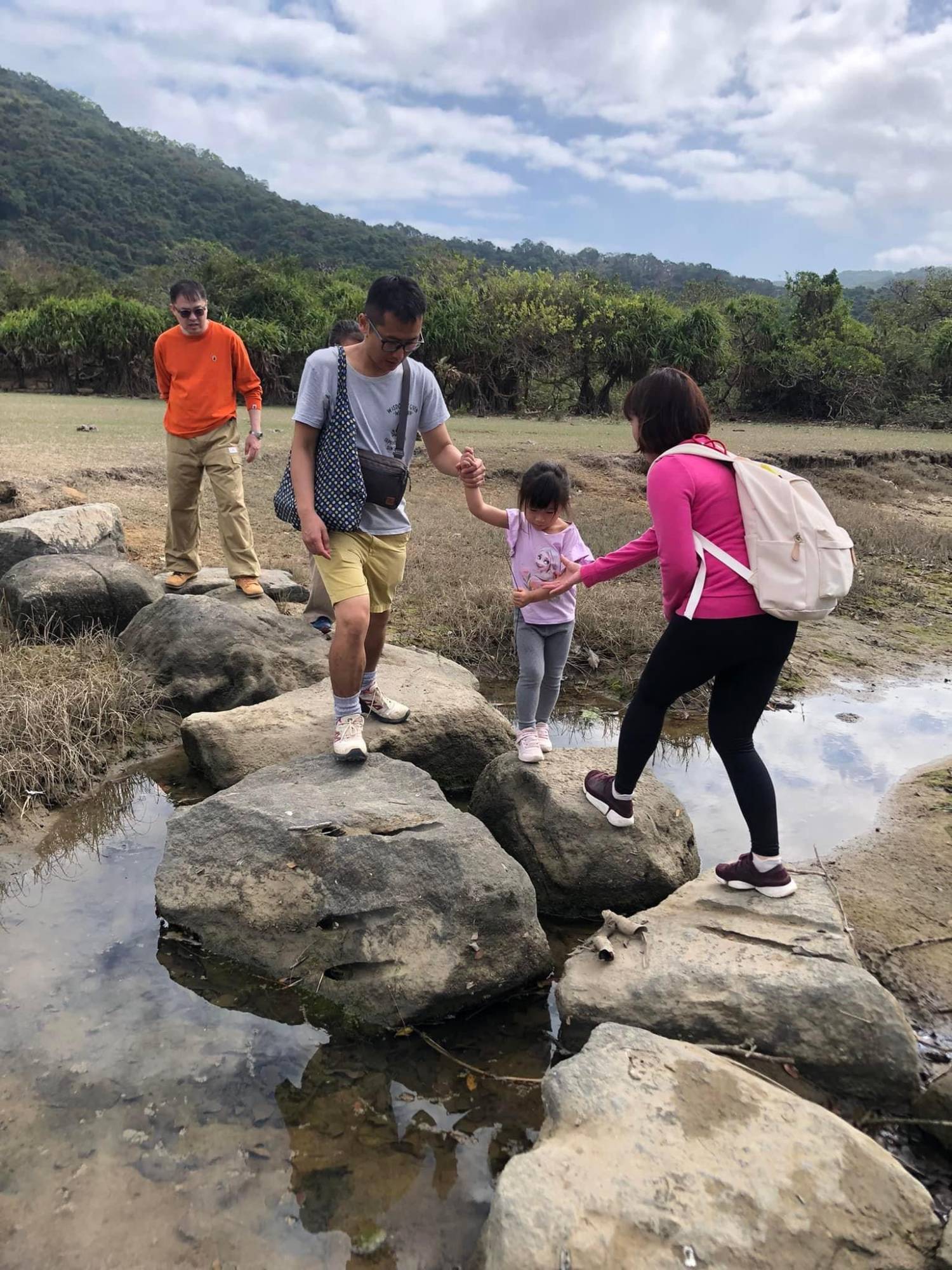 「貝澳露營車BBQ輕旅日｜BBQ．露營車．酵素體驗｜一價全包的自然慢活假期」